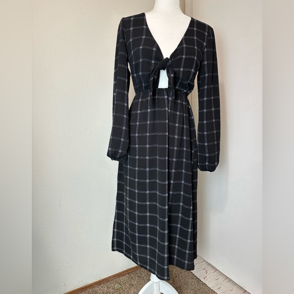EUC MIMI CHICA Line Pattern Black Midi Dress With Tie At Bust - Picture 8 of 9